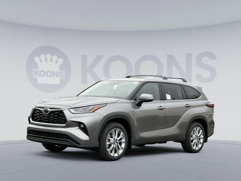 New 2026 Toyota Highlander Limited image 1