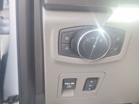 Used 2018 Ford F150 XLT w/ Equipment Group 302A Luxury AWD/4WD image 21