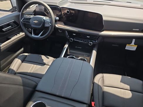 New 2025 Chevrolet Suburban High Country image 30