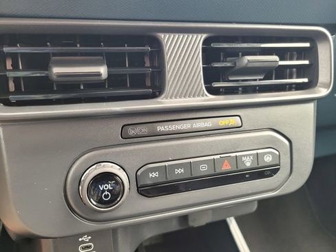 Used 2026 Ford Maverick XL FWD image 23