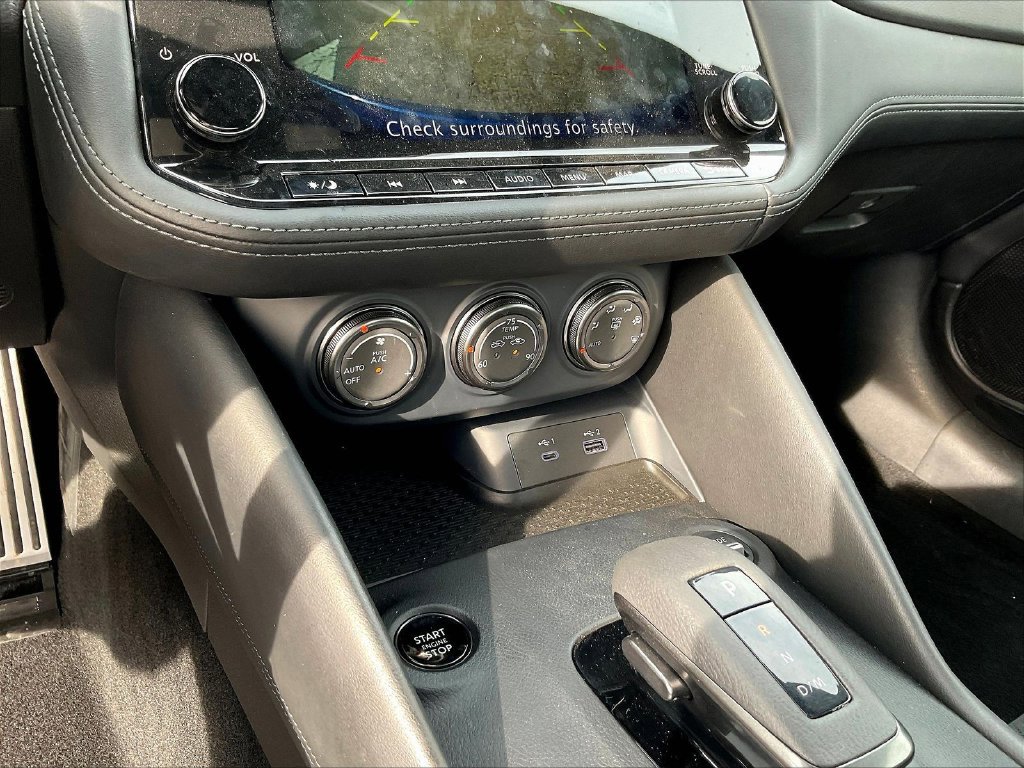 Used 2024 Nissan Z Performance w/ Floor Mat Package RWD image 18