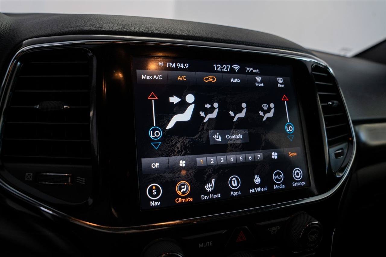 Used 2020 Jeep Grand Cherokee Altitude AWD/4WD image 9