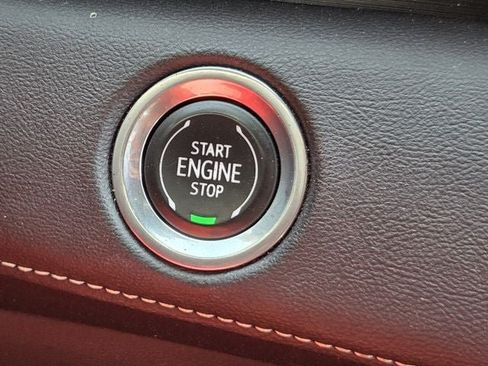 Used 2021 Cadillac Escalade Premium Luxury w/ Driver Assist Tech Package AWD/4WD image 30