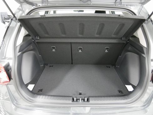 Used 2025 Hyundai Venue SEL image 22
