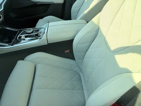 Used 2024 BMW X5 xDrive40i w/ Premium Package AWD/4WD image 8