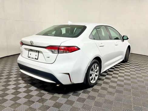 Used 2022 Toyota Corolla LE FWD image 16