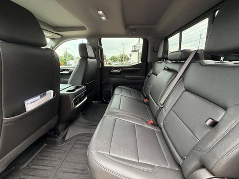 Used 2025 GMC Sierra 1500 SLT w/ SLT Premium Plus Package AWD/4WD image 5