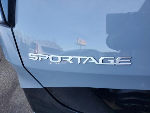 Used 2023 Kia Sportage SX image 8