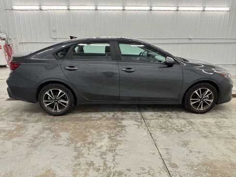 Used 2024 Kia Forte LXS w/ LXS Technology Package FWD image 9