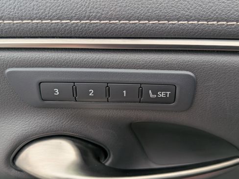 Used 2019 Lexus ES 300h w/ Premium Package image 17