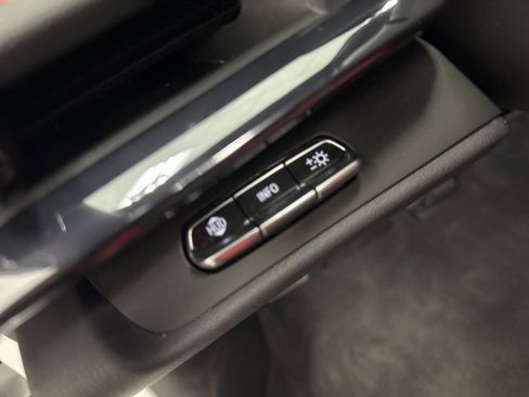 Used 2024 Chevrolet Corvette Stingray Preferred Conv w/ Stealth Interior Trim Package image 19