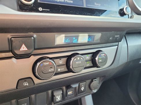 Used 2023 Toyota Tacoma TRD Off-Road image 15