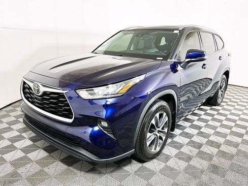 Used 2020 Toyota Highlander XLE image 7