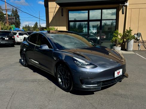 Used 2019 Tesla Model 3 RWD image 1
