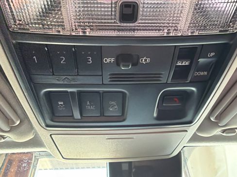 Used 2022 Toyota 4Runner Limited AWD/4WD image 49