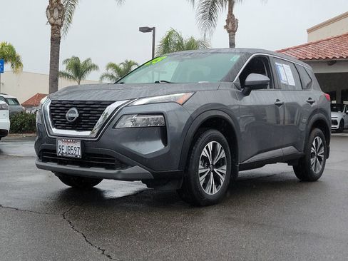 Used 2023 Nissan Rogue SV image 5