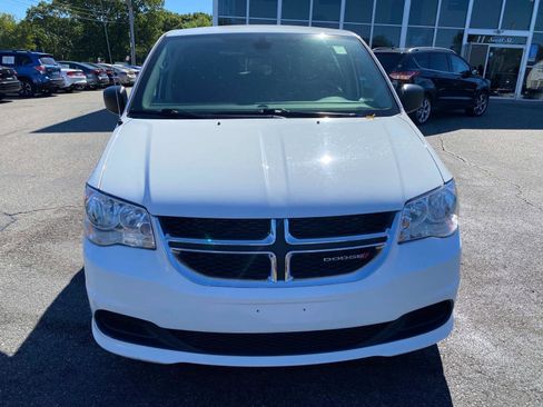 Used 2019 Dodge Grand Caravan SE image 9