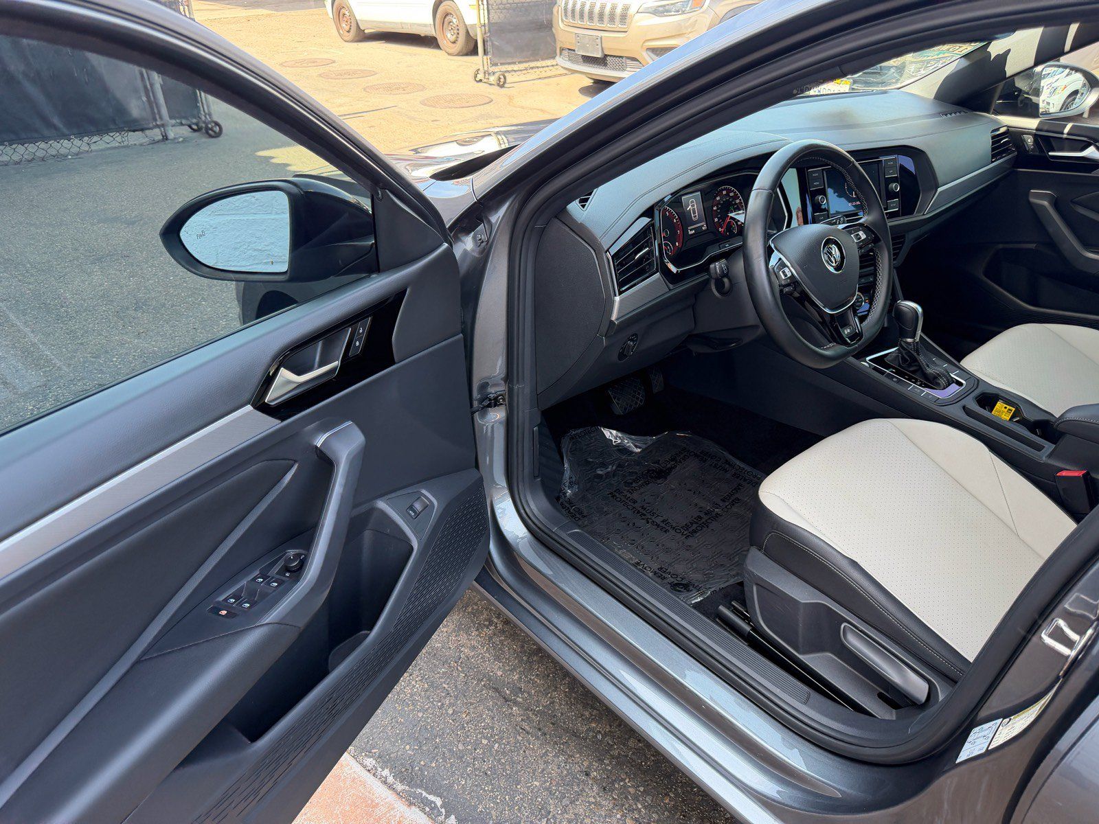 Used 2019 Volkswagen Jetta R-Line FWD image 16