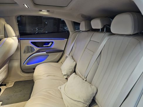 Used 2023 Mercedes-Benz EQS 580 4MATIC Sedan image 8