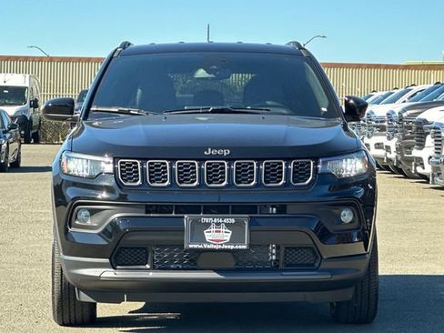 New 2026 Jeep Compass Latitude image 9