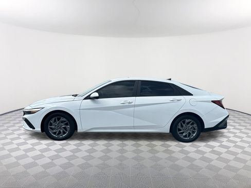 Used 2024 Hyundai Elantra SEL FWD image 14