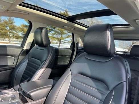 Certified 2022 Ford Edge SEL w/ Convenience Package image 17