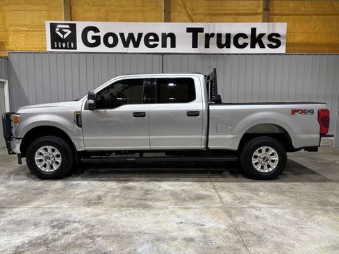 Used 2022 Ford F250 XLT w/ XLT Value Package AWD/4WD image 2