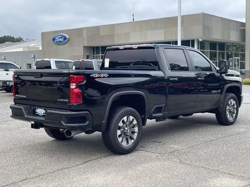 Used 2024 Chevrolet Silverado 2500 Custom w/ Custom Value Package AWD/4WD image 6