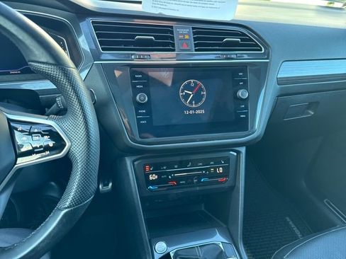 Certified 2022 Volkswagen Tiguan SEL R-Line image 24