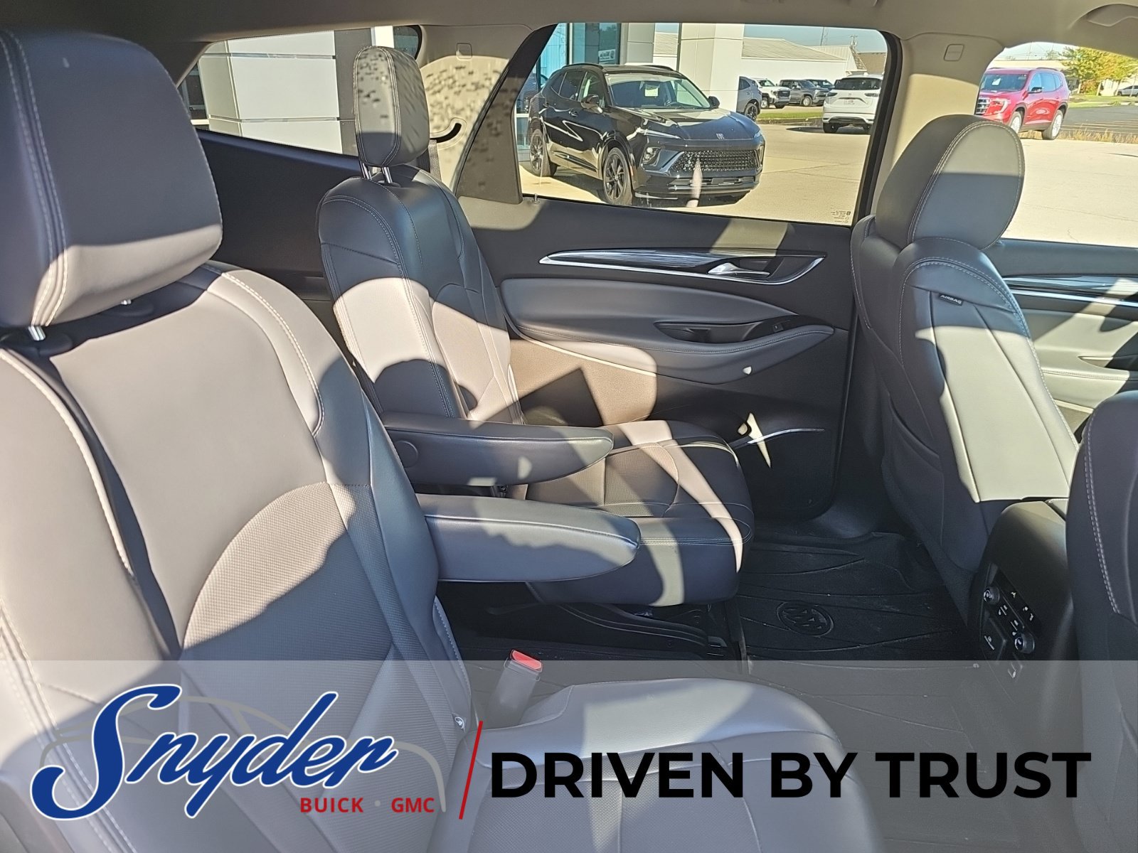 Used 2018 Buick Enclave Premium w/ Experience Buick Package AWD/4WD image 22