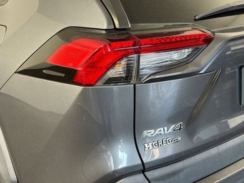 Used 2021 Toyota RAV4 XLE image 36