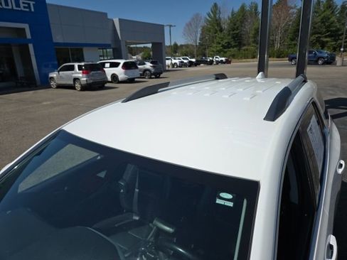 Used 2023 GMC Acadia SLT FWD image 41