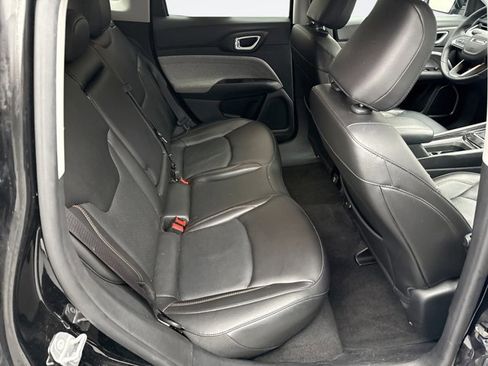 Used 2022 Jeep Compass Latitude image 17