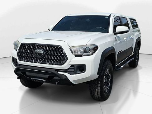 Used 2018 Toyota Tacoma TRD Off-Road image 10