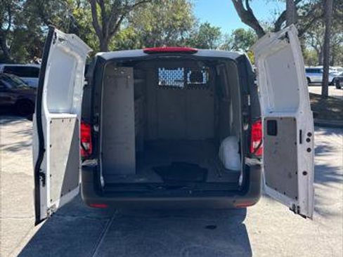 Used 2021 Mercedes-Benz Metris image 28