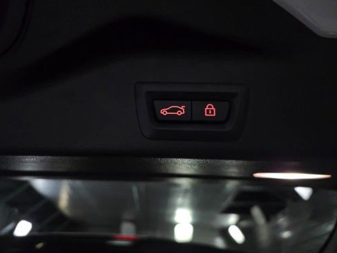 Used 2020 BMW X5 xDrive40i w/ M Sport Package image 41