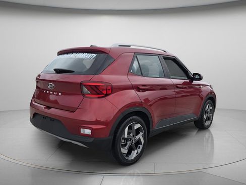 Certified 2023 Hyundai Venue SEL FWD image 8