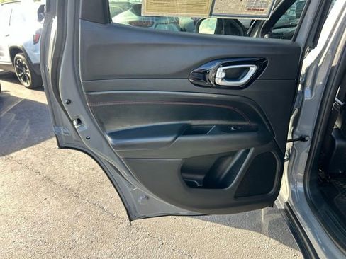 Used 2023 Jeep Compass Trailhawk AWD/4WD image 13