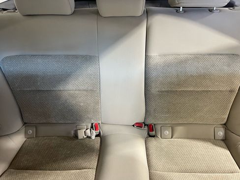 Used 2005 Subaru Outback 2.5i image 28