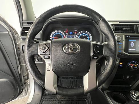 Used 2016 Toyota 4Runner SR5 image 17