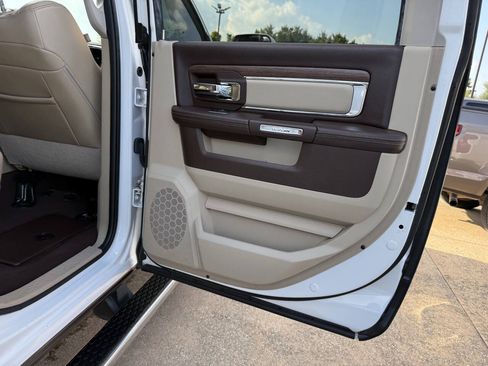 Used 2018 RAM 2500 Laramie w/ Convenience Group AWD/4WD image 16
