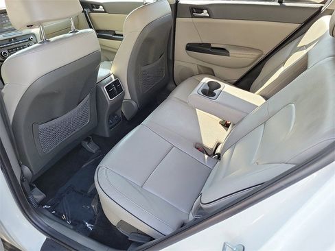 Used 2017 Kia Sportage EX image 19