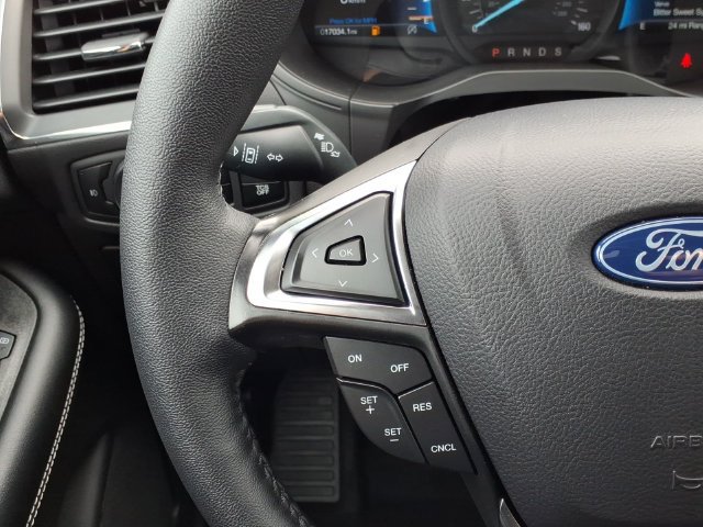 Certified 2024 Ford Edge Titanium AWD/4WD image 18