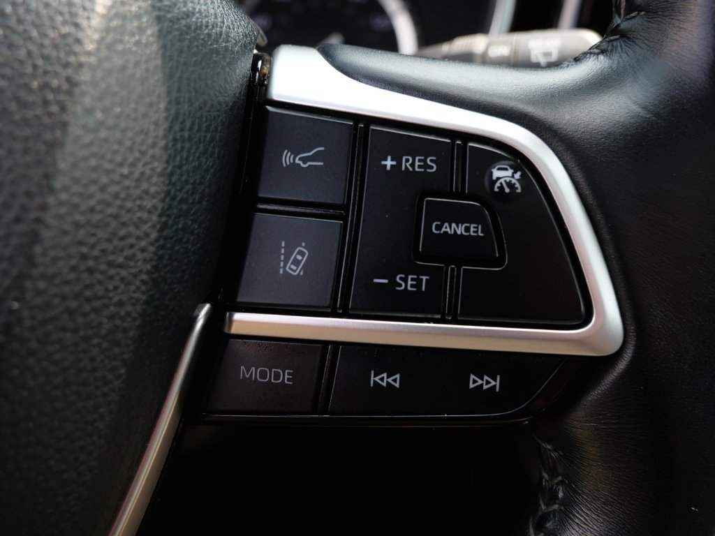 Used 2022 Toyota Highlander XLE AWD/4WD image 24