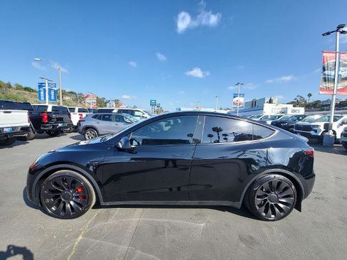 Used 2023 Tesla Model Y Performance image 5