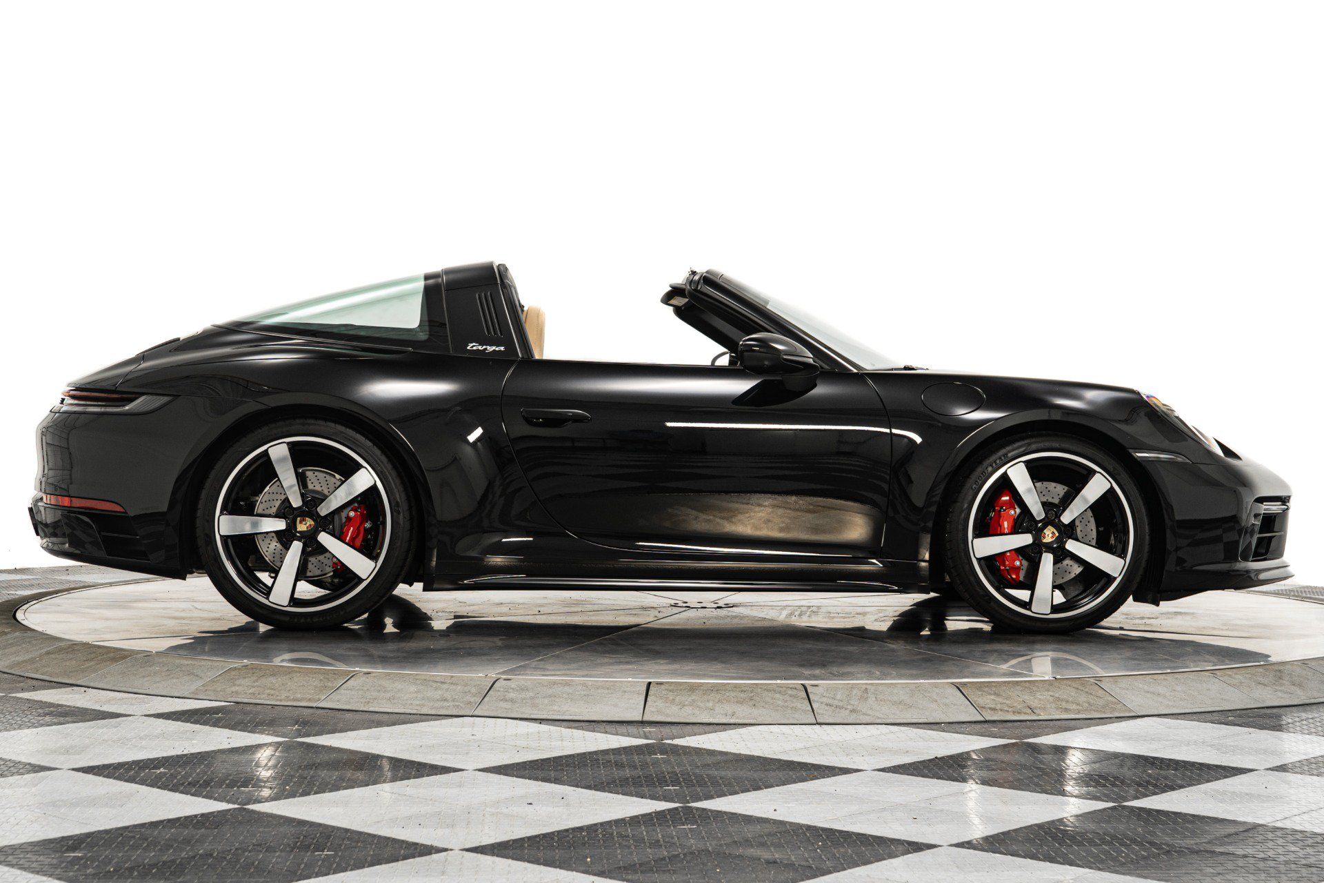 Used 2024 Porsche 911 Targa 4S AWD/4WD image 35