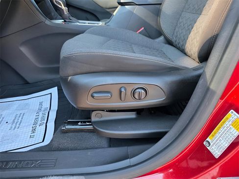 Used 2022 Chevrolet Equinox LT image 16