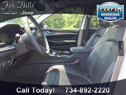 Used 2024 Jeep Grand Cherokee Limited 4xe AWD/4WD image 15
