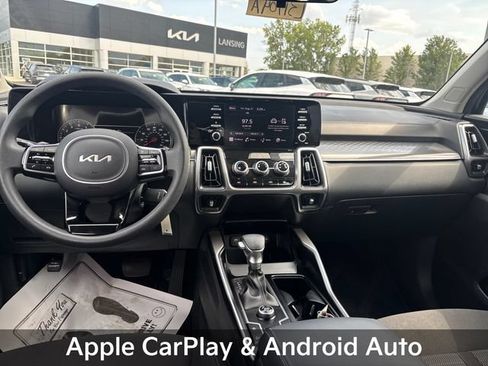 Used 2023 Kia Sorento LX FWD image 15