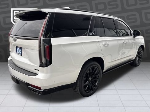 Used 2022 Cadillac Escalade Sport Platinum w/ LPO, ONYX Package AWD/4WD image 4